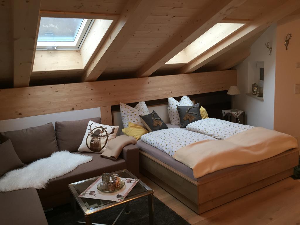 Ferienwohnung Ostermair Apartment Gudiberg ガルミッシュ・パルテンキルヒェン エクステリア 写真